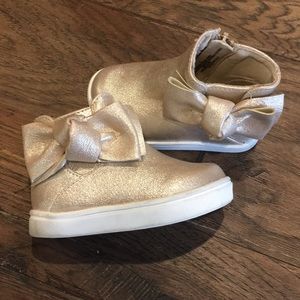 Gold toddler boots size 5!